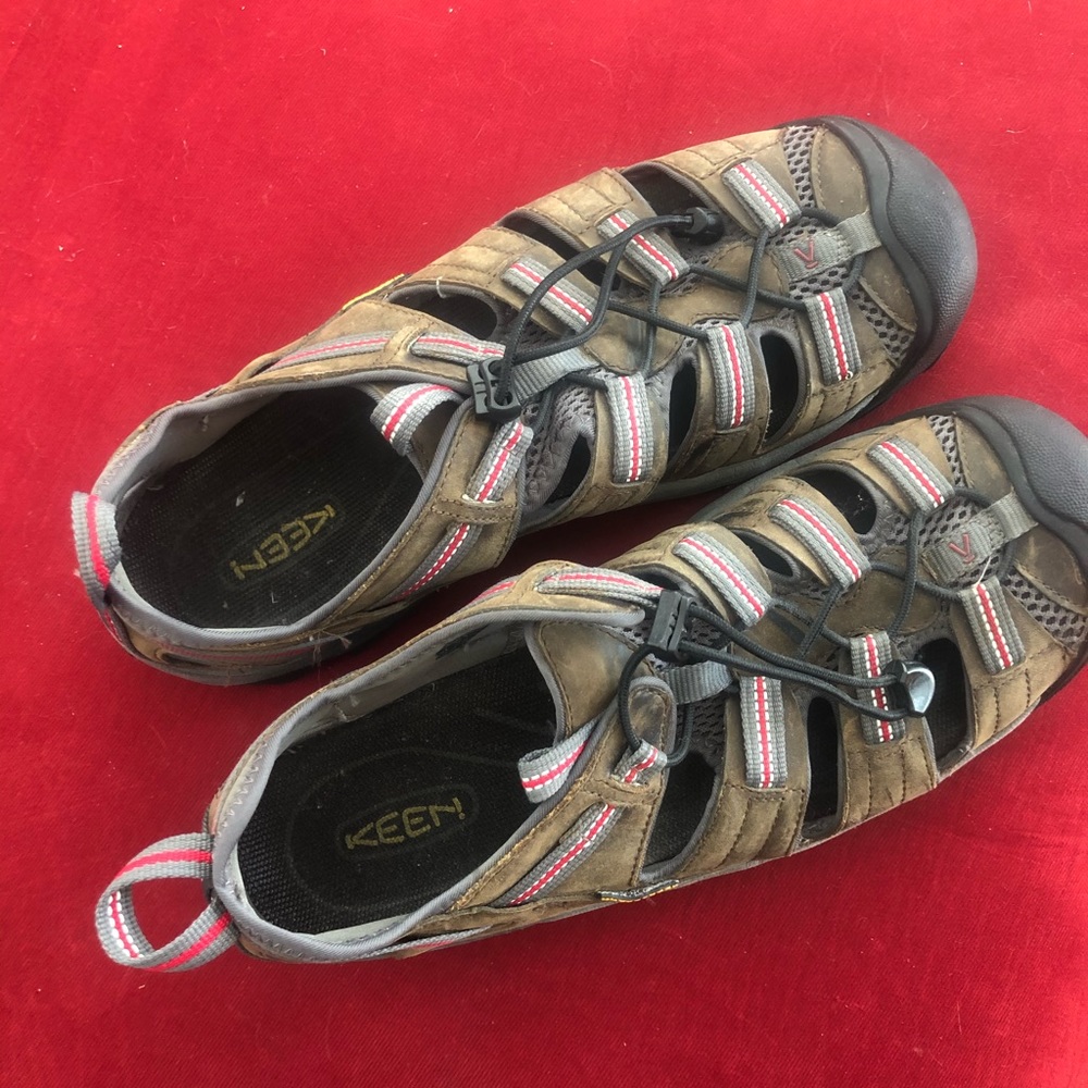 Keens waterproof hiking sport sandals men’s sz 12
